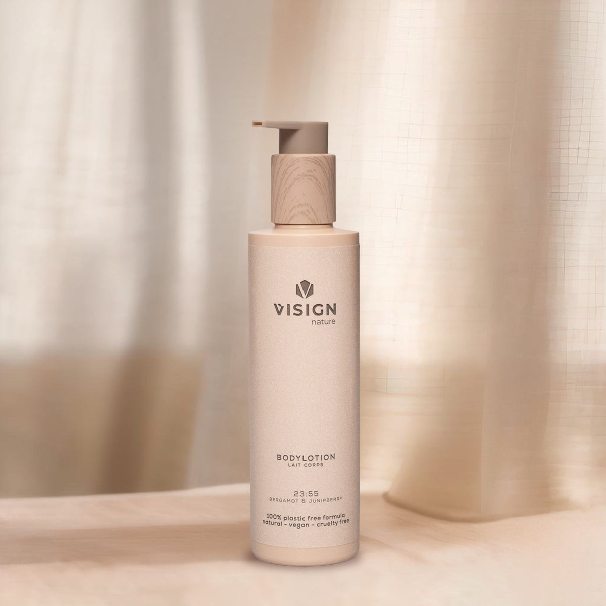 Visign Nature Body Lotion, 23:55 bevat geurnoten van bergamot en junipberries.